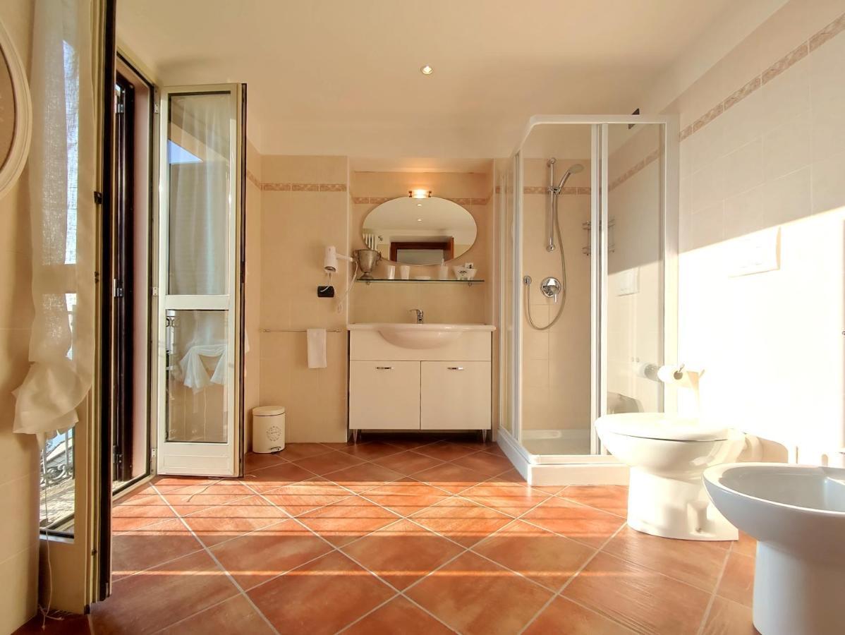 B&B Villa Regina Брунате Экстерьер фото