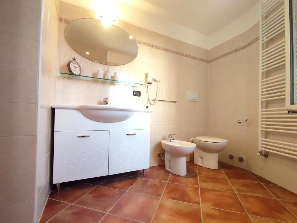 B&B Villa Regina Брунате Экстерьер фото