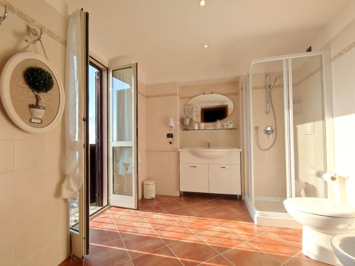 B&B Villa Regina Брунате Экстерьер фото